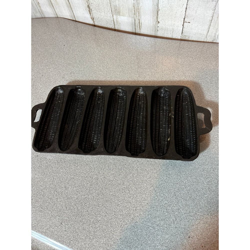 Vintage‎ Cast Iron Cornbread mold Bread Baking Pan